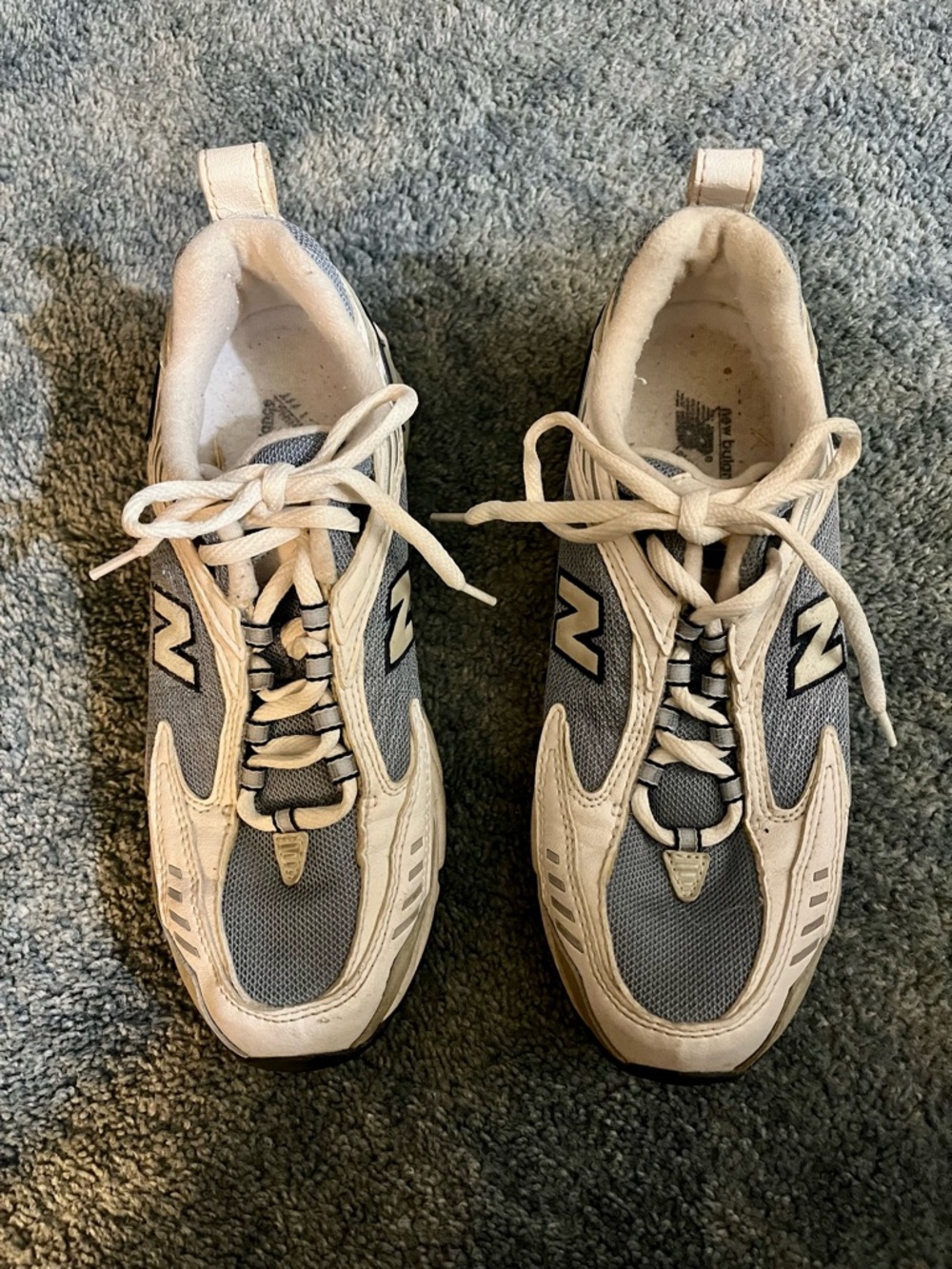 New Balance 715 women’s size 8 blue and white athletic shoes. Tennis shoes.